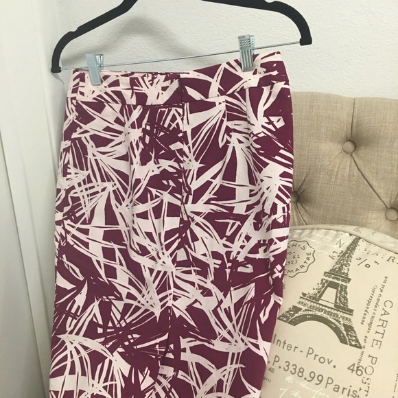 ✨ Moving sale 🚗- Beautiful Loft Tropical Skirt 🌴🦩 - Picture 5 of 5